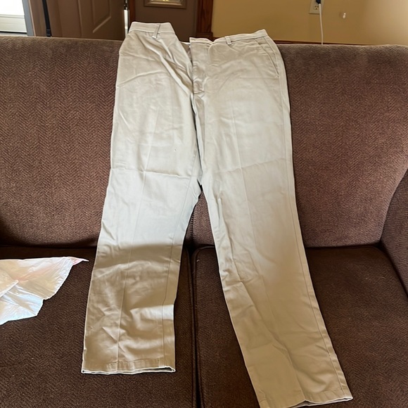 Mens 29x32 Straight fit Khakis - Picture 1 of 1